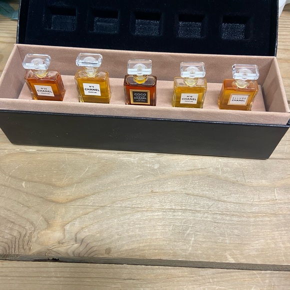 CHANEL Other - Rare Boxed Set Chanel Fragrance Wardrobe 5 Mini/Sample Size Perfumes